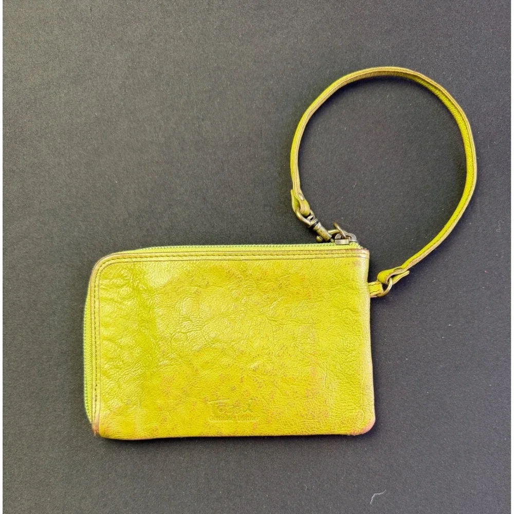 Fossil Lime Green Leather Floral Embossed Wristlet Wallet Zip Around Clutch Boho